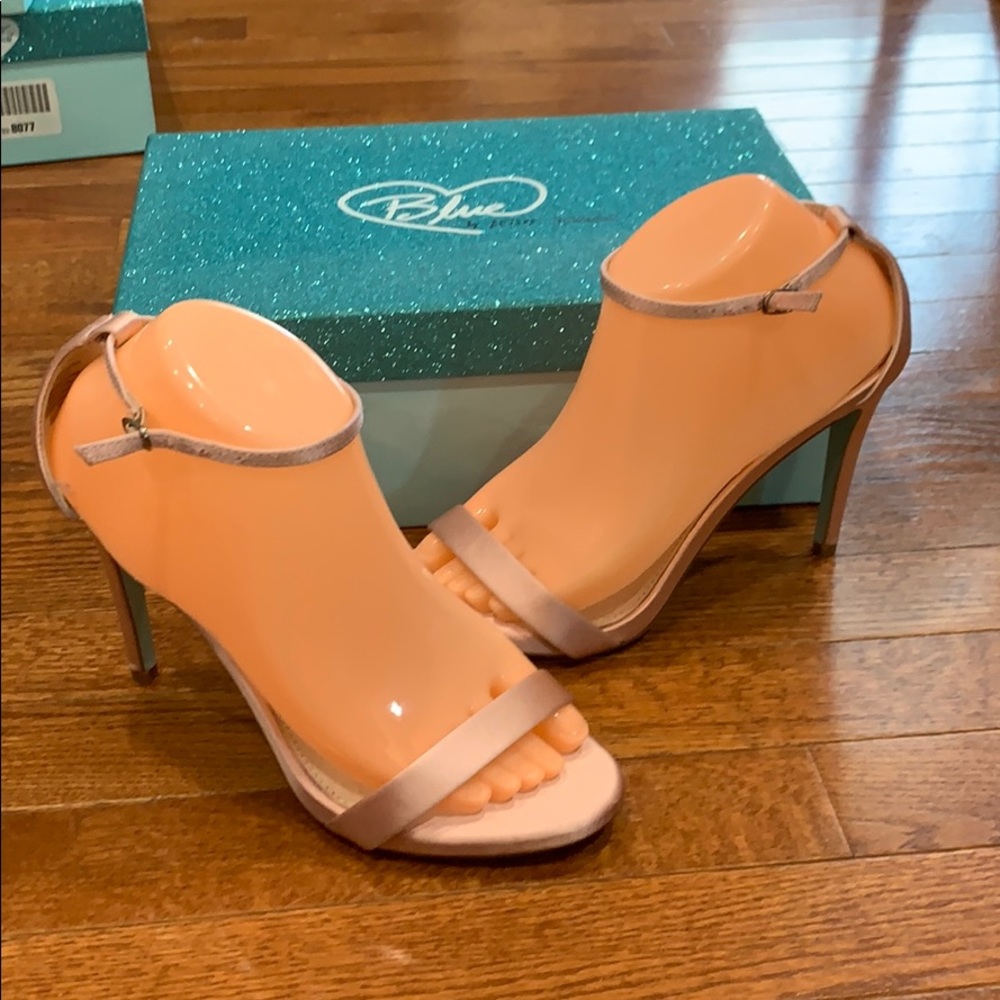 Betsy Johnson Pink Satin Sandal size 8.5